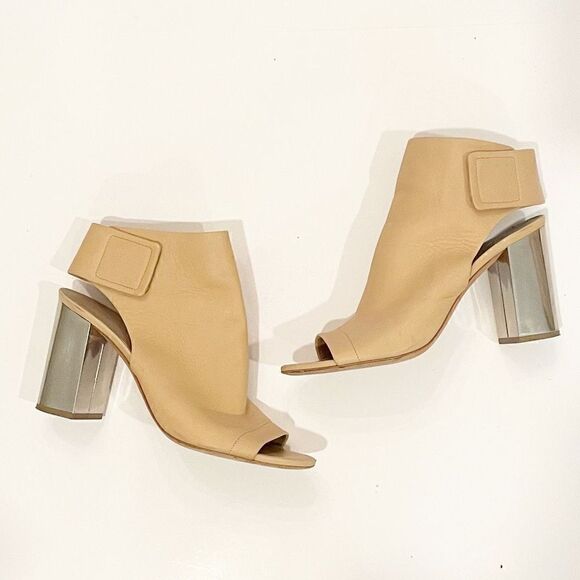 VINCE Faye Boots Booties Nude size 8 $495.00 Leather metallic heel - Picture 1 of 7